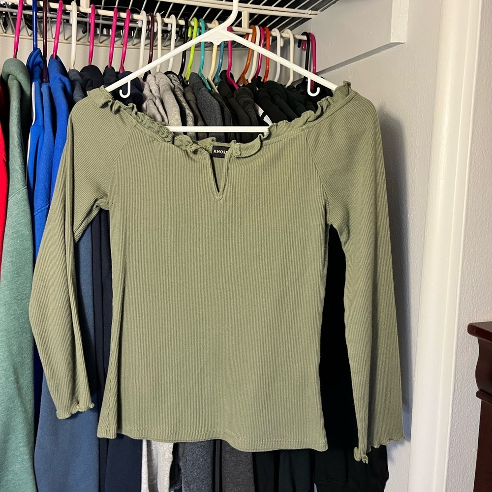 Offshoulder Top
